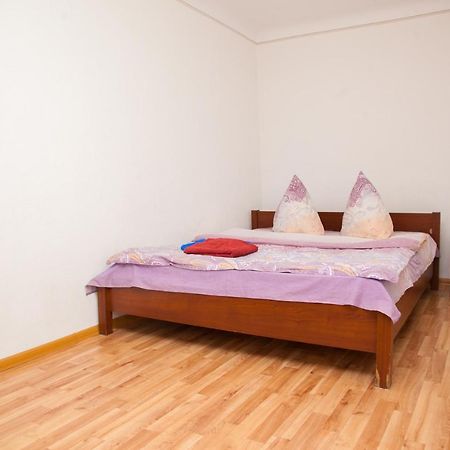Semi-Luxury Apt On Yatsenka 8 Near Intourist Hotel Zaporizhia Exterior photo