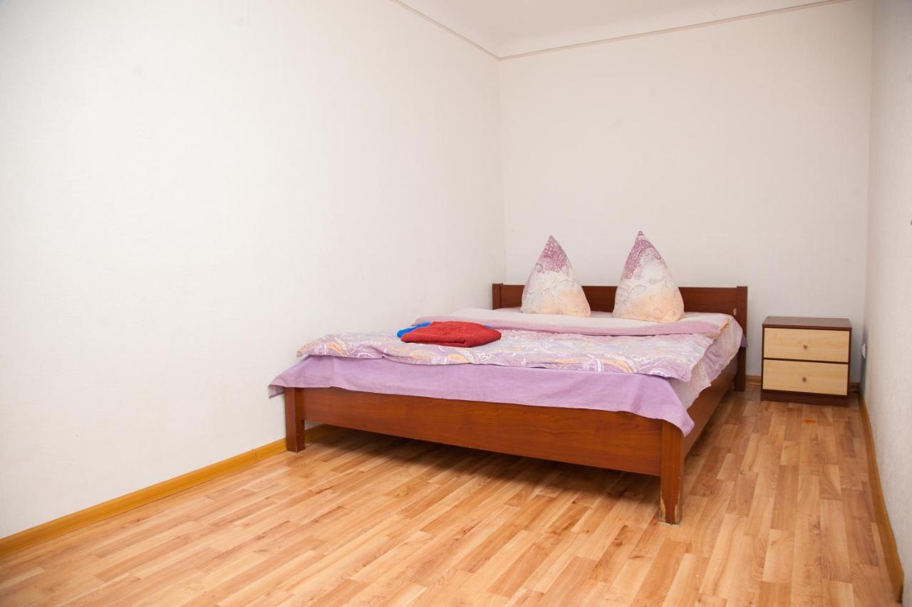Semi-Luxury Apt On Yatsenka 8 Near Intourist Hotel Zaporizhia Exterior photo