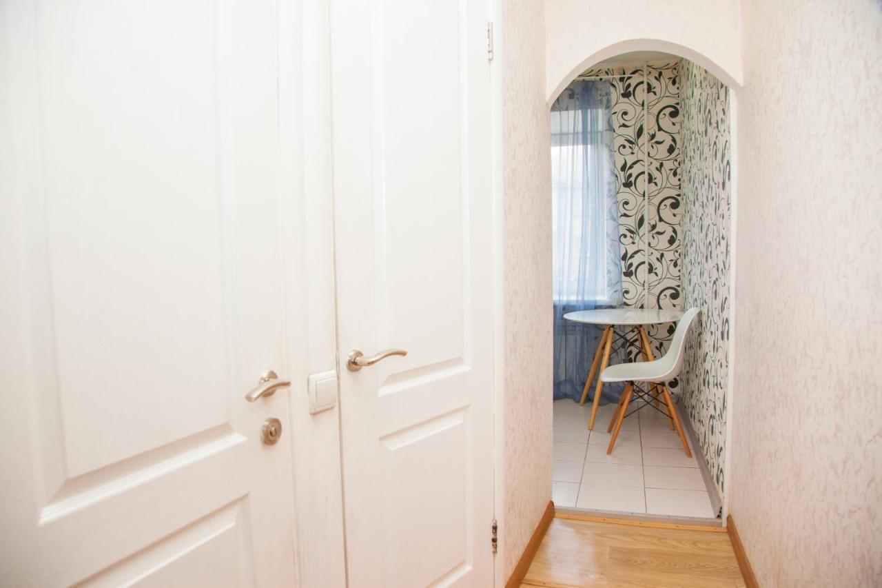 Semi-Luxury Apt On Yatsenka 8 Near Intourist Hotel Zaporizhia Exterior photo