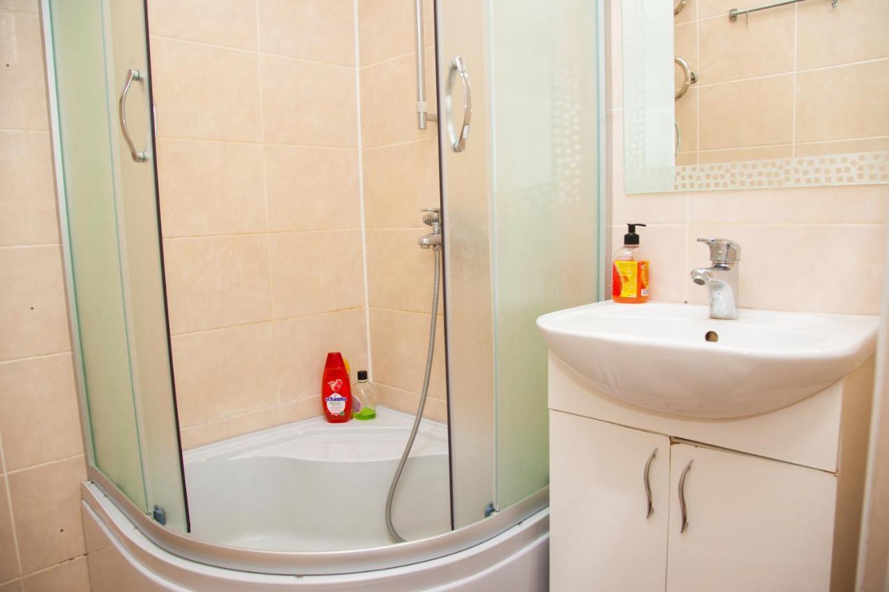 Semi-Luxury Apt On Yatsenka 8 Near Intourist Hotel Zaporizhia Exterior photo